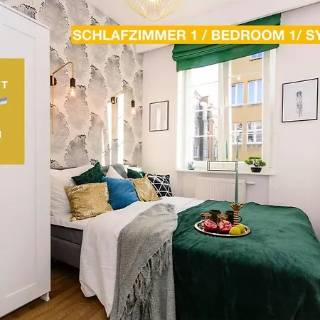 Gold Old Town Apartment